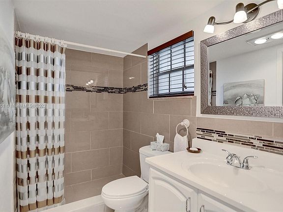 3rd image of 1200 Hillcrest Ct APT 206