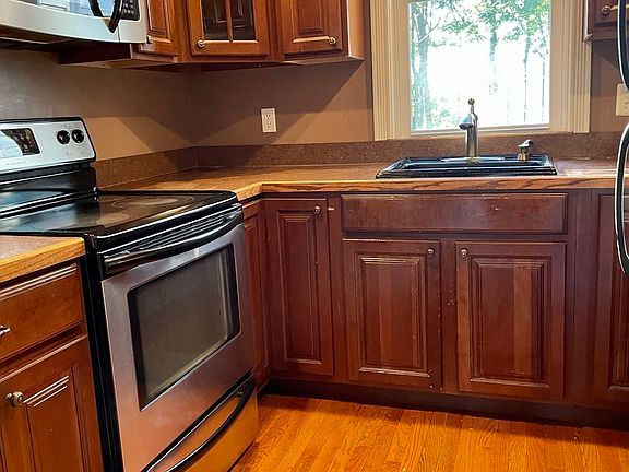 5th image of 37 Mill St #1