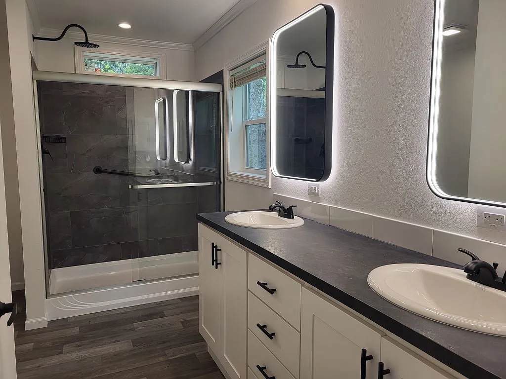 3 bed, 2.0 bath, 1460 sqft, $2,199 — Photo 3