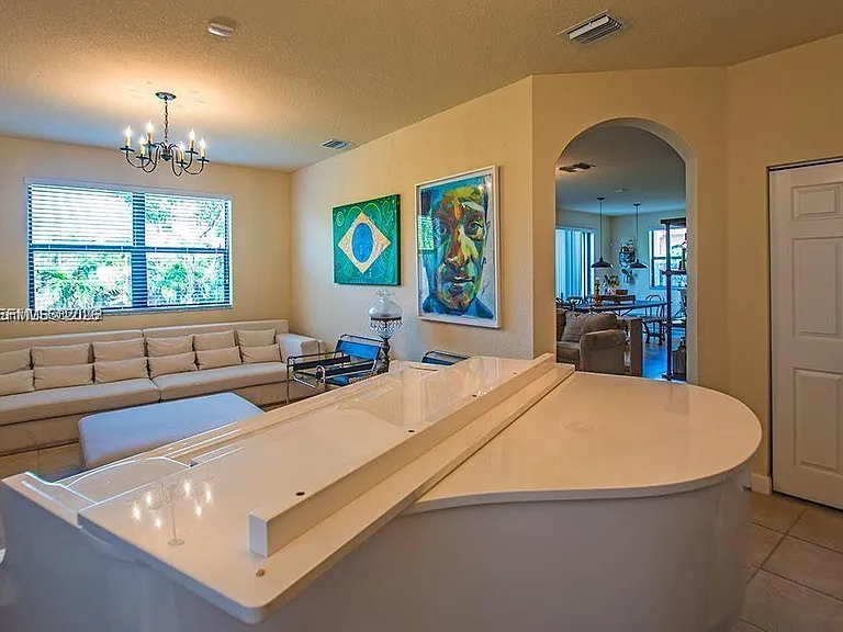 1522 SW 144th Ave — Photo 6