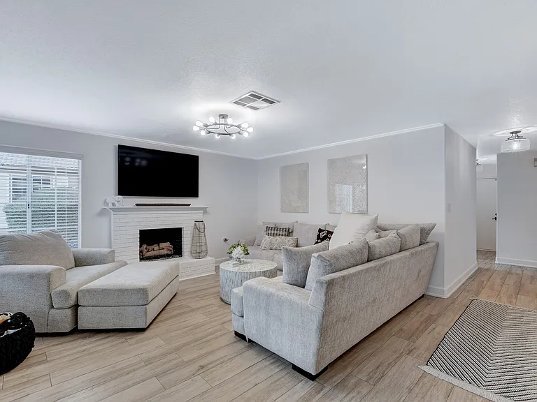 Inwood Dr — Photo 14