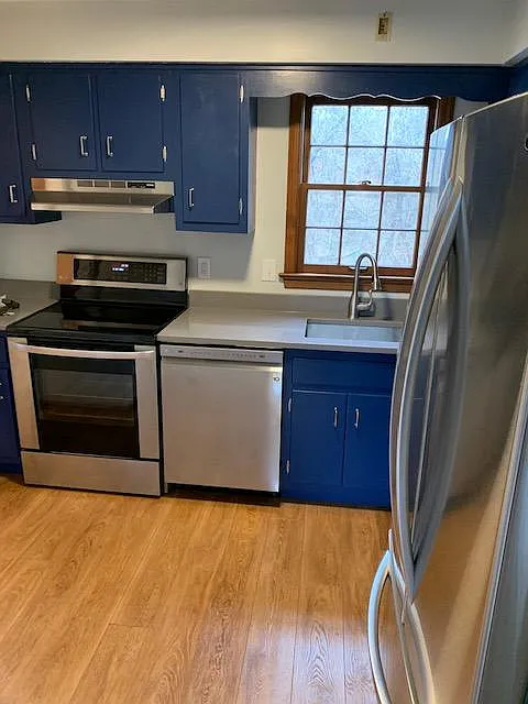 3 bed, 1.5 bath, 1213 sqft, $1,800 — Photo 3