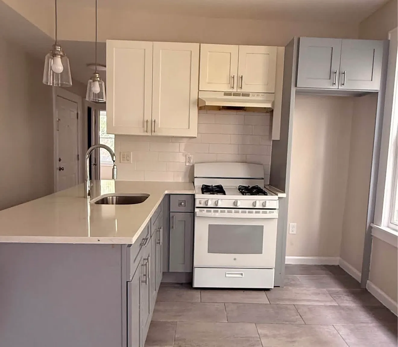 3 bed, 1.5 bath, $2,300 — Photo 4