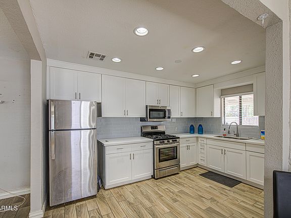 5th image of 2521 W Montebello Avenue