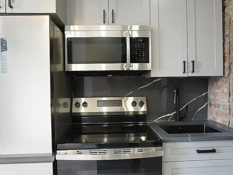 248 Mott St #14-13 — Photo 4