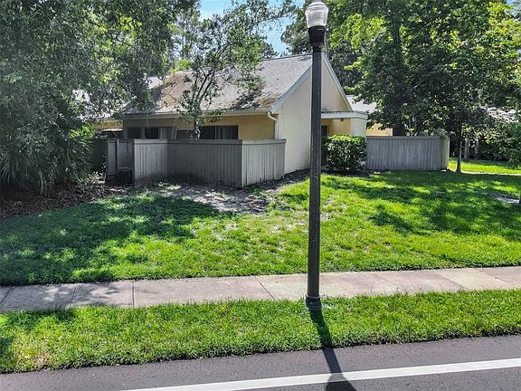 4th image of 706 Glasgow Ct Unit 706