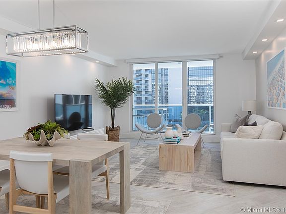 4th image of 2301 Collins Ave APT 1101