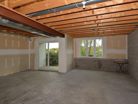 5th image of 755 Green Bay Dr APT 8