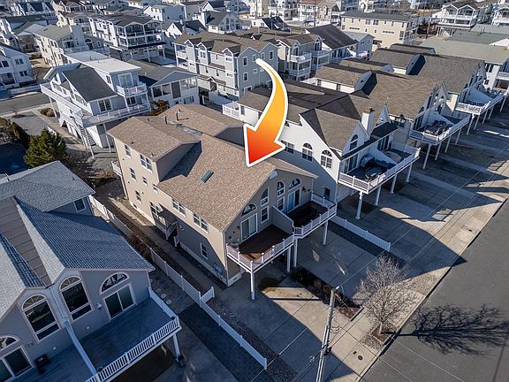 5th image of 10 66th St E #Sea