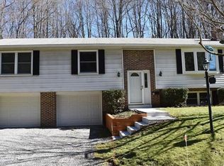224 Highland Pines Dr, Pittsburgh, PA 15237