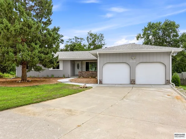 10061 Miami Cir, Omaha, NE 68134