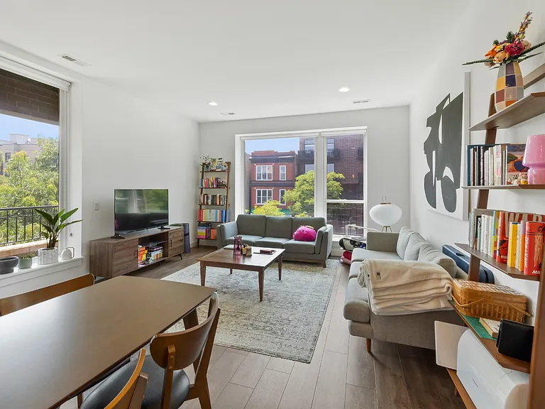 1509 N Western Ave #203 — Photo 6