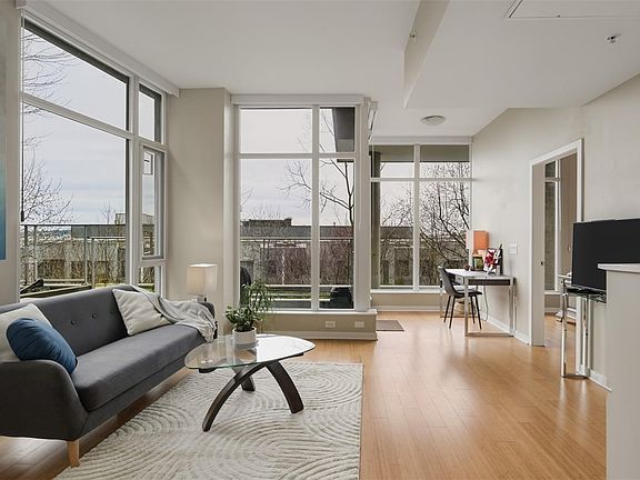 5th image of 373 Tyee Rd #108