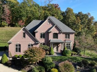 130 Preserve Valley Dr, Cranberry, PA 16066