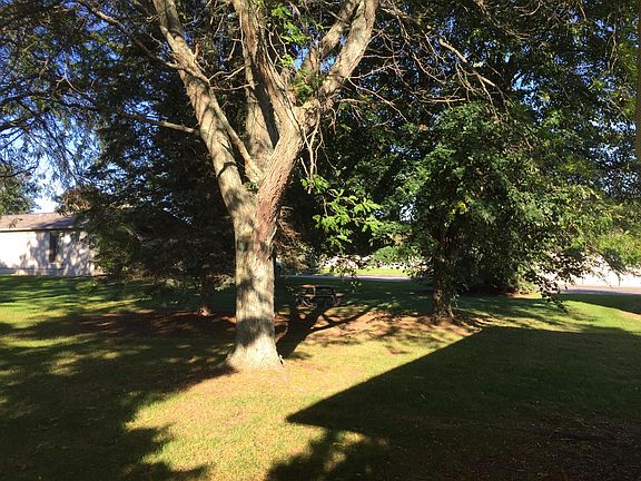 2nd image of 382 Hillcrest Ct #1