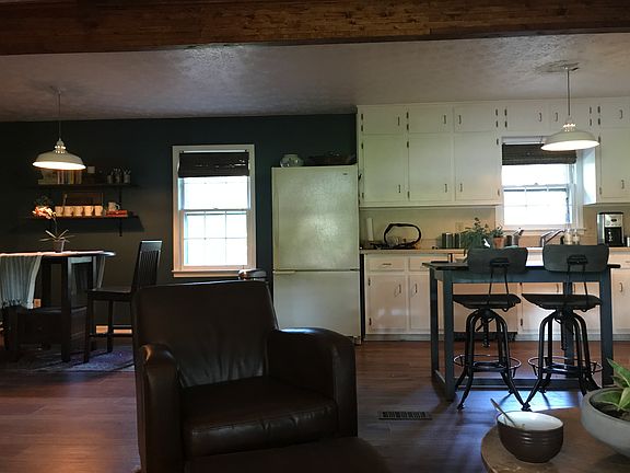 3rd image of 1157 Hutch Ln