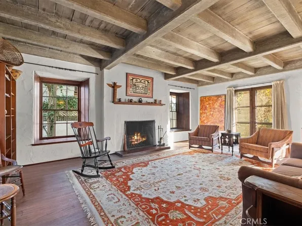 472 W 10th St, Claremont, CA 91711