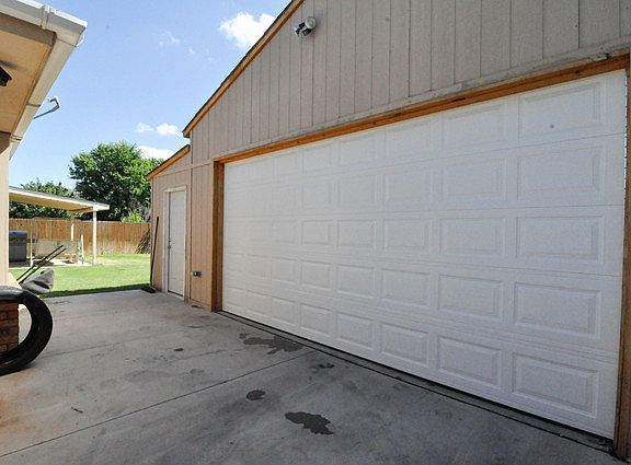 2nd image of 245 Olive Dr