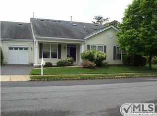 90 Greenlawns Dr, Lakewood, NJ 08701