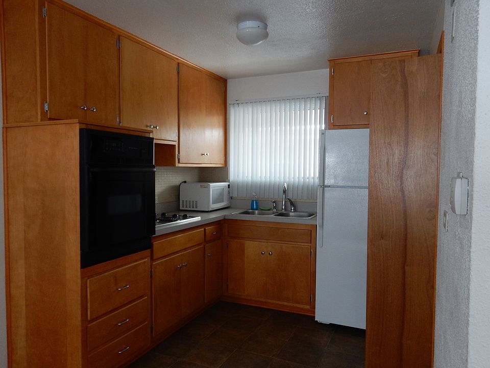 2nd image of 1612 Campbell St APT A