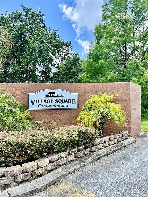 2 bed, 1.5 bath, 860 sqft, $1,295 — Photo 2