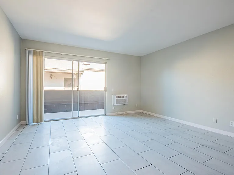 1369 Caminito Gabaldon #H — Photo 4