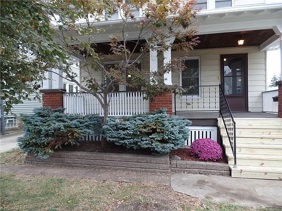 3rd image of 2142 Wyandotte Ave