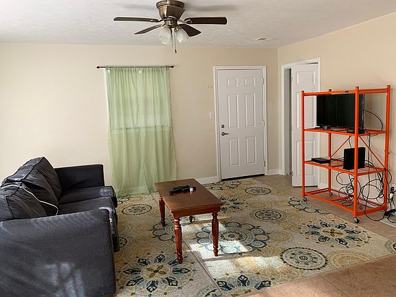 3rd image of 6213 Blynn Dr #B