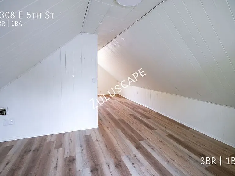 2308 E 5th St — Photo 9
