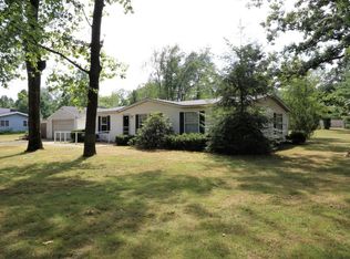 54686 Wilbur Rd, Three Rivers, MI 49093