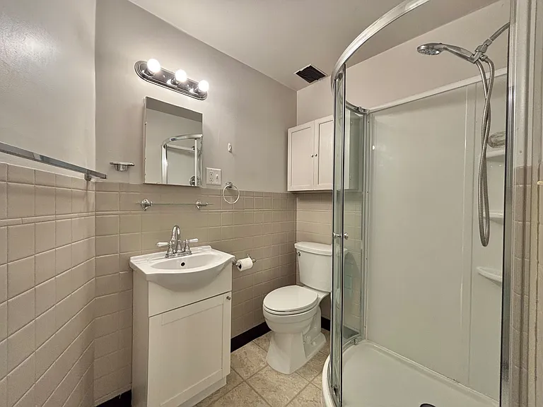 176 S Chestnut St #8 — Photo 7