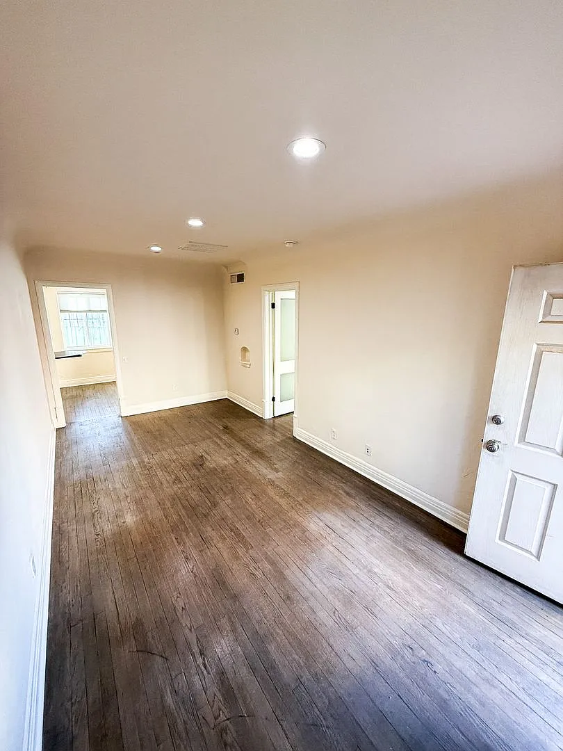 Apartment located near University/Medical complex — Photo 2