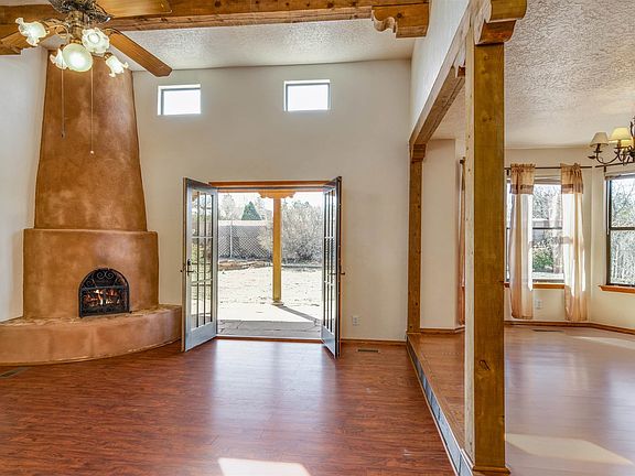 3rd image of 1876 Candela St