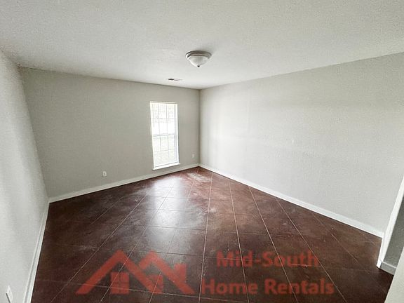 5th image of 401 Bruce St Unit B