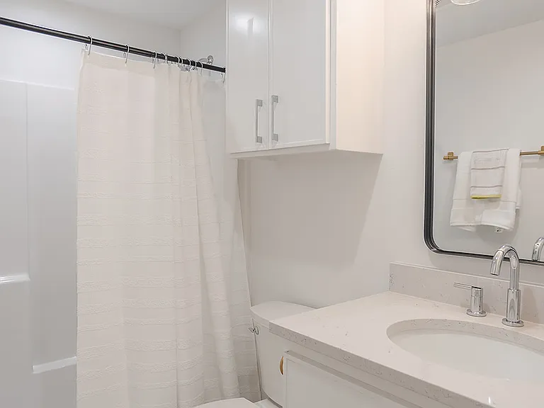 514 E Greeley St — Photo 7
