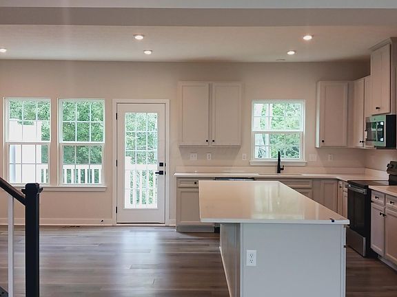 2nd image of 6892 Henley Dr