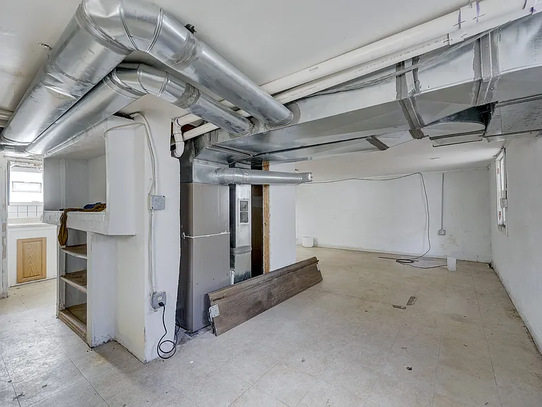 813 S Center St — Photo 34