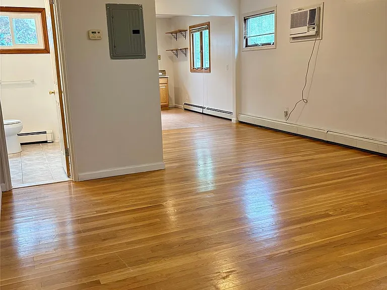 28 Rocco Dr — Photo 6