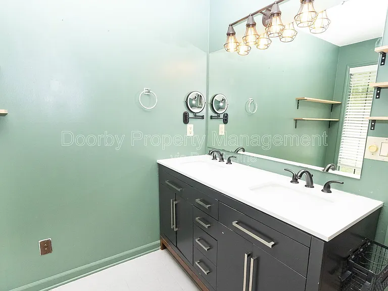 6114 Sasha Ln — Photo 17