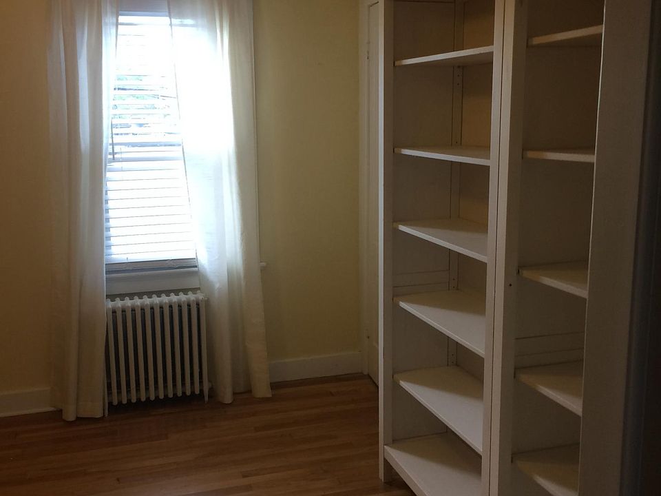 Extra room off kitchen