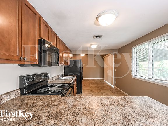 5th image of 2240 Cherry Ln