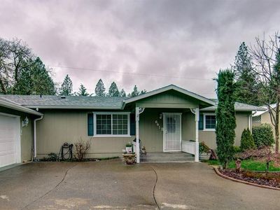 661 Abegg Rd, Merlin, OR, 97532