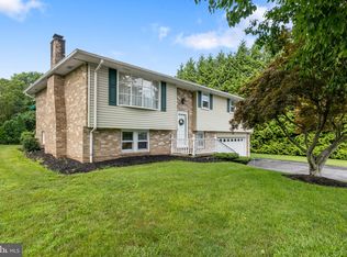 3332 Groton Ln, Dover, PA