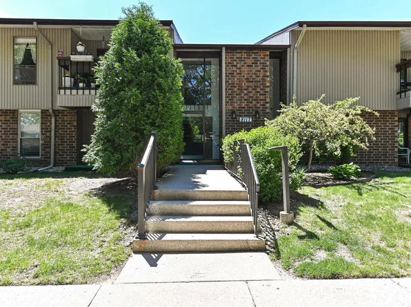 8117 W Manitoba STREET #14, West Allis, WI 53219
