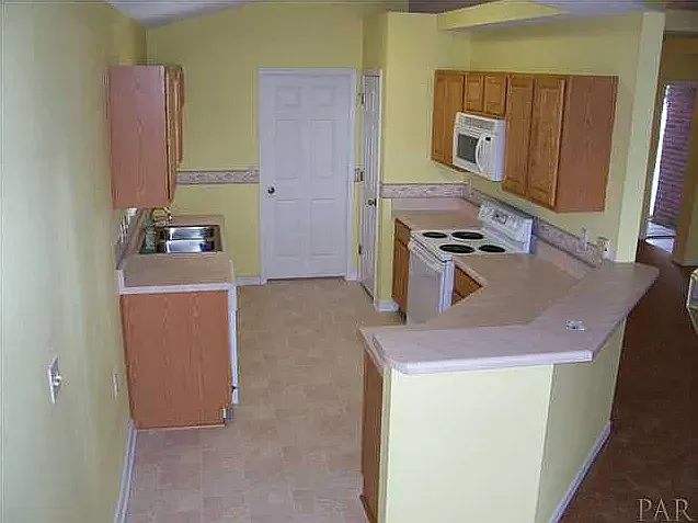 6457 Sandkey Cv — Photo 5