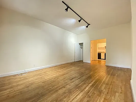 Rented by REAL New York | media 2