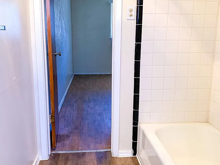 One-Bedroom Apartments in Prime ABQ Location — Photo 16