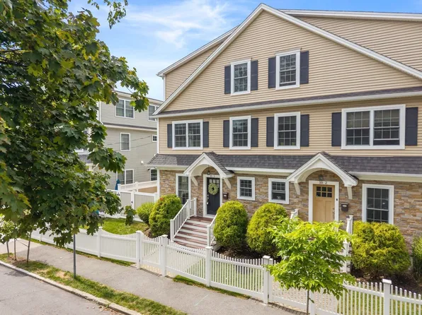 10 Gale St #1, Waltham, MA 02453
