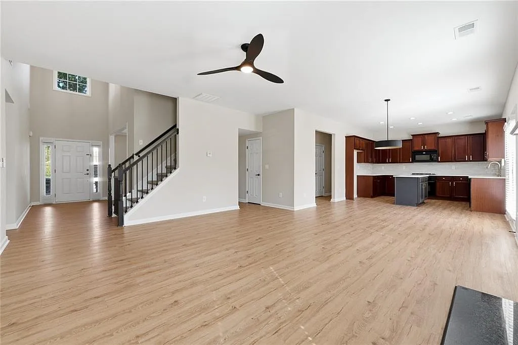 5 bed, 3.5 bath, 2971 sqft, $3,700 — Photo 4