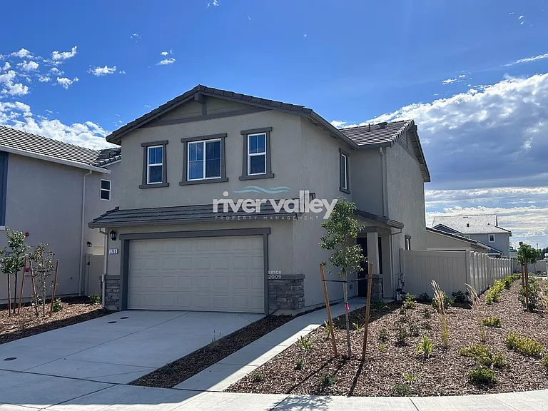 7760 Forestdale Way — Photo 1